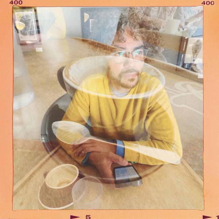 Photograph by @zenoregon, shot with Frida + Mercado 35