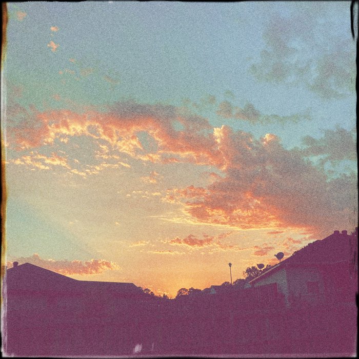 Photograph by @Josefina, shot with Le Allan + Old Faithful
