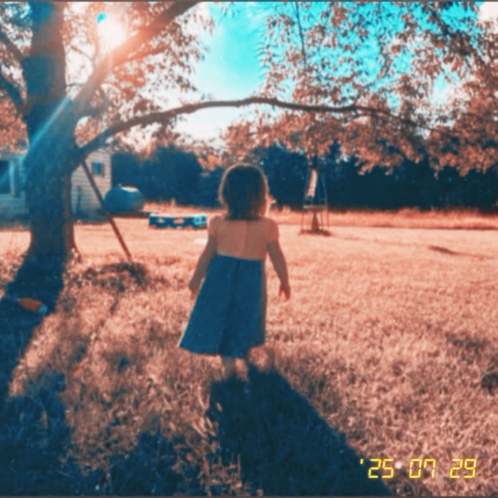 Photograph by @Cheyenne, shot with Kodot Souvenir + Dale