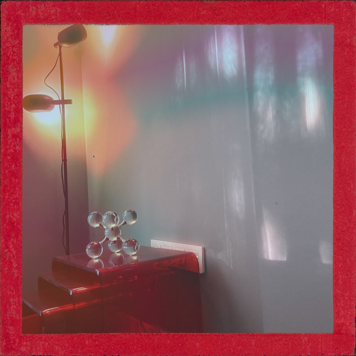 Photograph by @minervaroxanne, shot with Komorebi + Tsundoku 1902 + Sabor