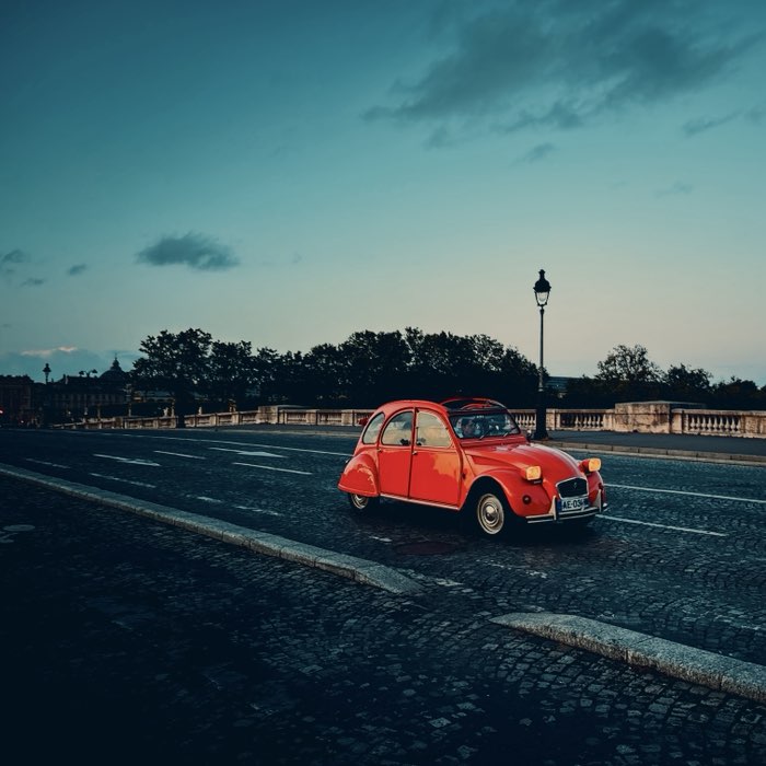 Photograph by @Anitaelle, shot with Lowy + Djamma