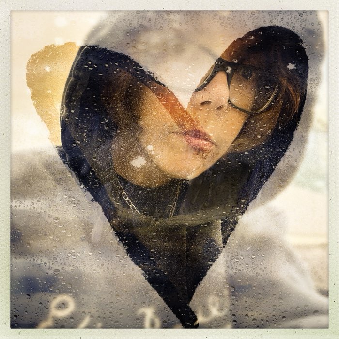 Photograph by @ElliotBlues, shot with Jill Frost + Ina's 1982 + Laser Lemon Gel