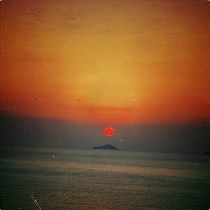 Photograph by @Hakyun, shot with Emilio + Belém
