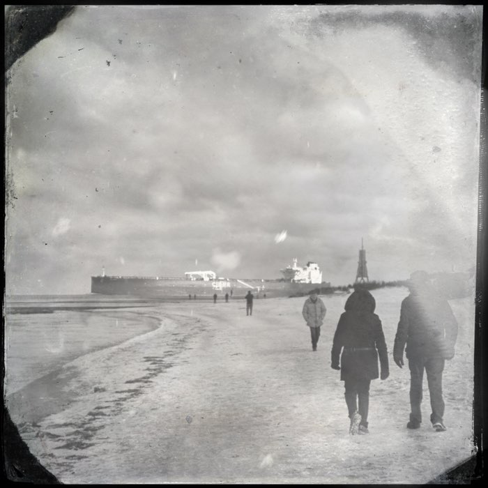 Photograph by @Remi, shot with Kitschy Richy + Yuletide + D-Type Plate