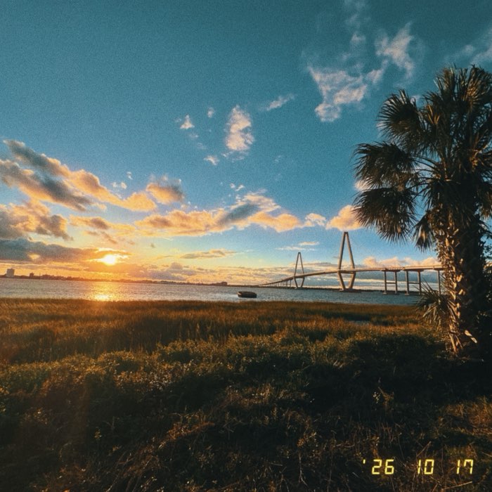 Photograph by @ebot, shot with Eiko + Jizo 24
