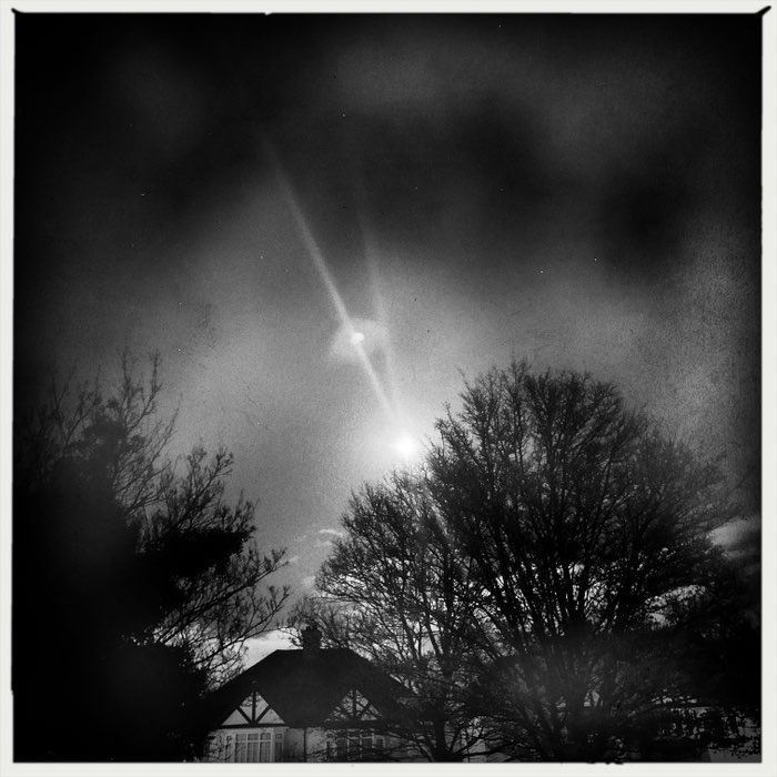 Photograph by @purplesime, shot with Leonard + Purple Raindrops Gel + AO BW