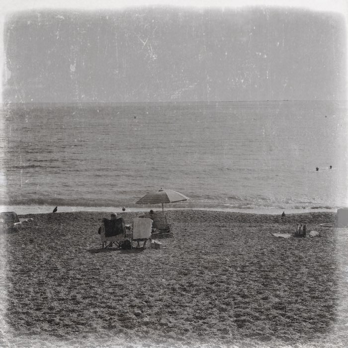 Photograph by @Jordiet, shot with André + BlacKeys 1942