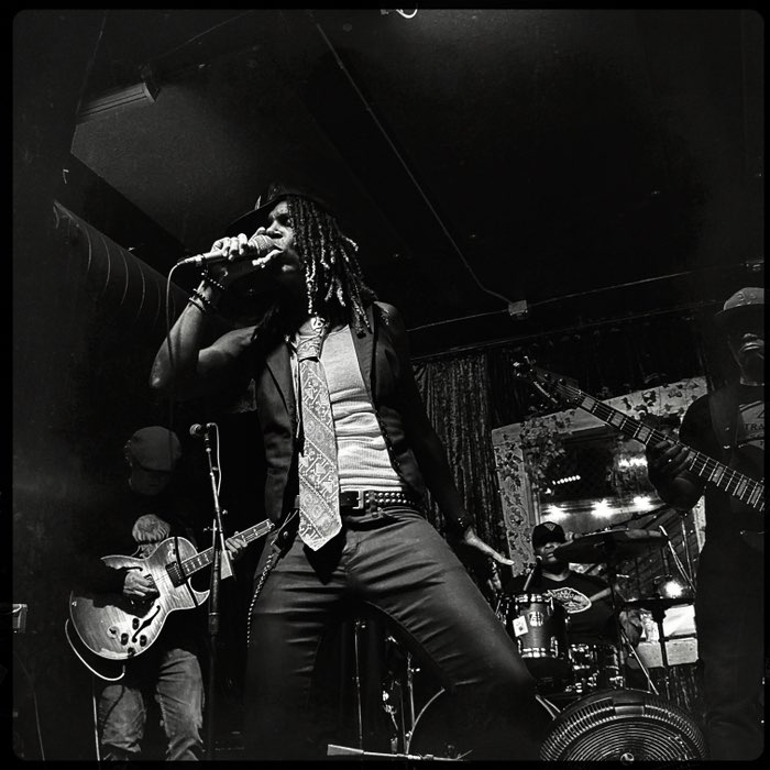 Photograph by @petyrc, shot with Melodie + Rock BW-11