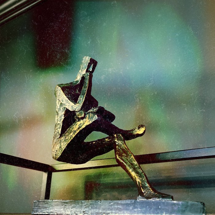 Photograph by @shakti, shot with Raggiana + Apollo + Bluegrass 14
