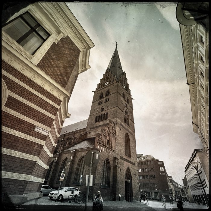 Photograph by @Aemilius, shot with Lofton + C-Type Plate + Pop Rox
