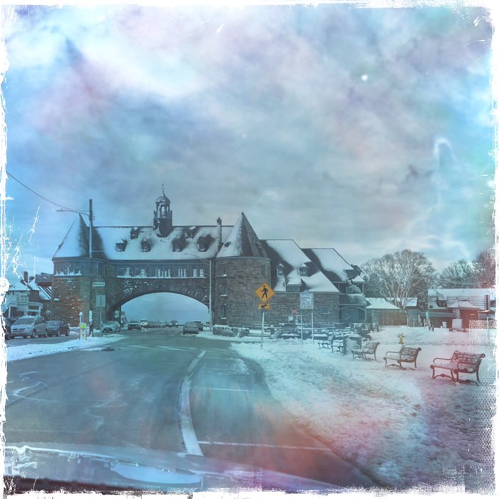 Photograph by @ginnewt, shot with Peña + Yuletide + Kodot XGrizzled
