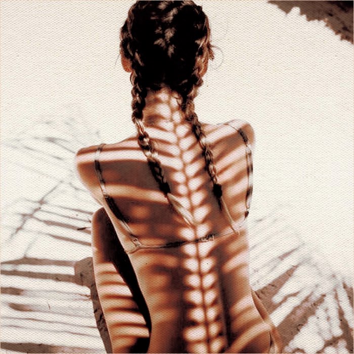 Photograph by @Minela, shot with Hema + Juicy Orange Gel + Payaya 60