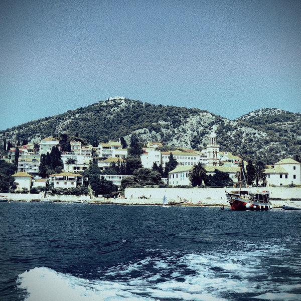 A photograph shot with the Dubrovnik combo