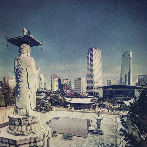 A photograph shot with the Hongdae combo